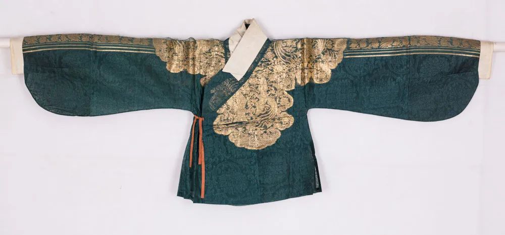 绿地织金纱翔凤纹短衫.jpg
